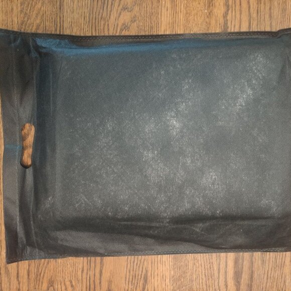 Car Windshield Snow & Sun Cover – 57" x 44" / 145 cm x 112 cm - Picture 12 of 12